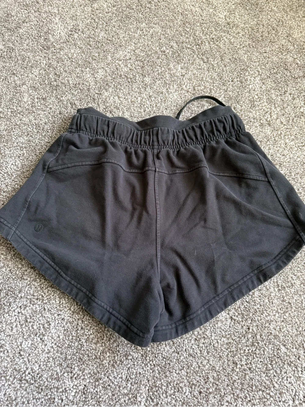 Lululemon inner glow shorts black size 2